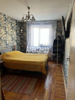 Продам трехкомнатную (3-комн.) квартиру, 18, Лесное п