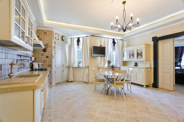 Продам трехкомнатную (3-комн.) квартиру, Володарского ул, 9, Ялта г