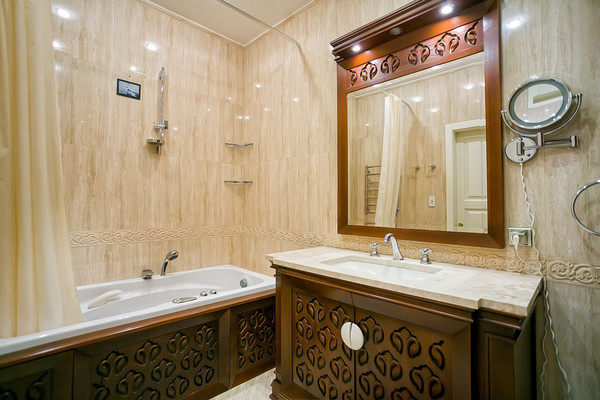 Продам трехкомнатную (3-комн.) квартиру, Володарского ул, 9, Ялта г