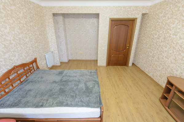 Продам двухкомнатную (2-комн.) квартиру, Извилистая ул, 11/1, Ростов-на-Дону г