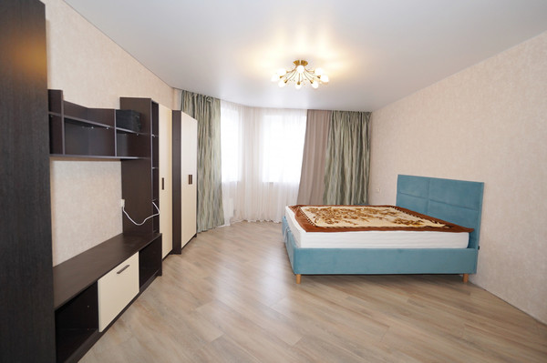 Продам двухкомнатную (2-комн.) квартиру, Маршала Савицкого ул, 12, Москва г