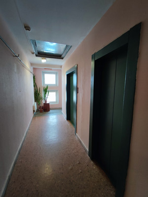 Продам двухкомнатную (2-комн.) квартиру, Маршала Савицкого ул, 12, Москва г