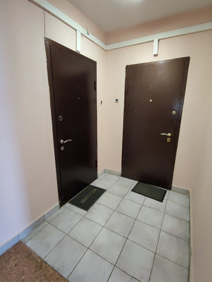 Продам двухкомнатную (2-комн.) квартиру, Маршала Савицкого ул, 12, Москва г