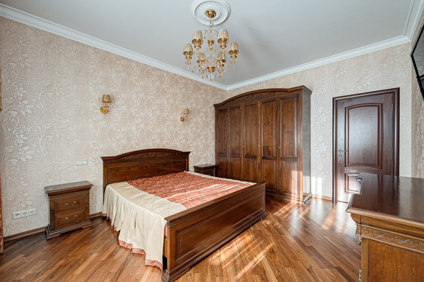 Продам трехкомнатную (3-комн.) квартиру, Севастопольский пр-кт, 28к8, Москва г