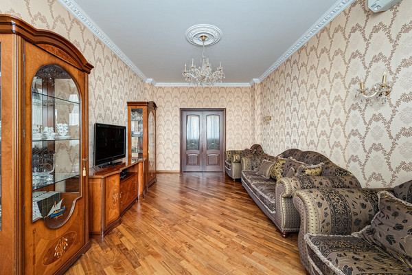 Продам трехкомнатную (3-комн.) квартиру, Севастопольский пр-кт, 28к8, Москва г