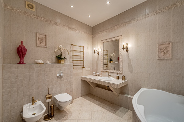 Продам трехкомнатную (3-комн.) квартиру, Севастопольский пр-кт, 28к8, Москва г