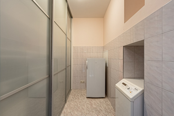 Продам трехкомнатную (3-комн.) квартиру, Севастопольский пр-кт, 28к8, Москва г