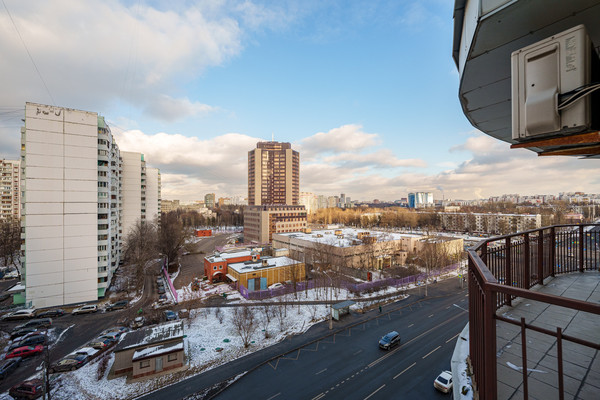 Продам трехкомнатную (3-комн.) квартиру, Севастопольский пр-кт, 28к8, Москва г