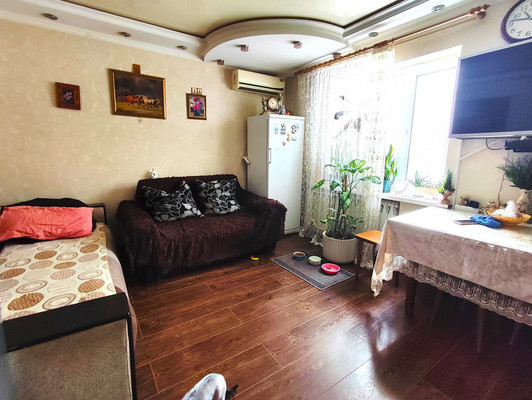 Продам трехкомнатную (3-комн.) квартиру, Ленина ул, 35, Апшеронск г
