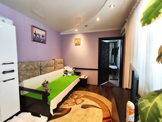 Продам трехкомнатную (3-комн.) квартиру, Ленина ул, 35, Апшеронск г