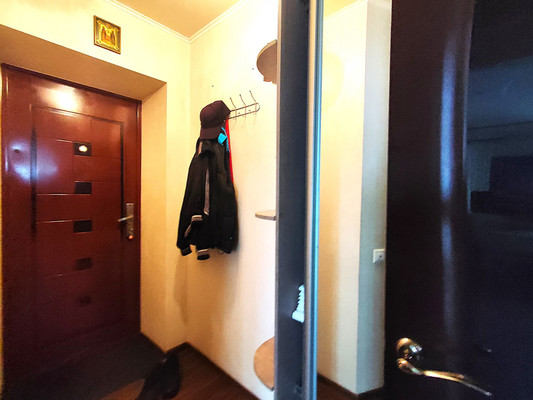 Продам трехкомнатную (3-комн.) квартиру, Ленина ул, 35, Апшеронск г