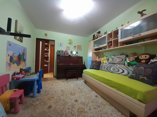 Продам трехкомнатную (3-комн.) квартиру, Крупской ул, 64, Мурманск г