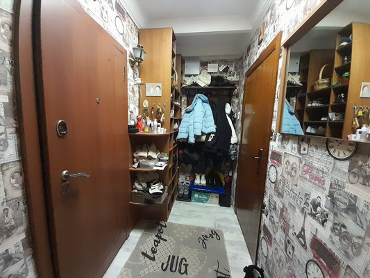 Продам трехкомнатную (3-комн.) квартиру, Крупской ул, 64, Мурманск г