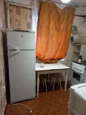 Продам двухкомнатную (2-комн.) квартиру, Генерала Захарова ул, 12, Симферополь г