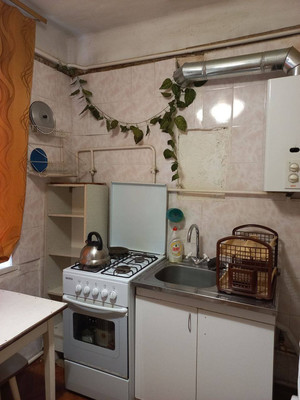 Продам двухкомнатную (2-комн.) квартиру, Генерала Захарова ул, 12, Симферополь г