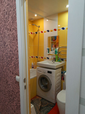 Продам двухкомнатную (2-комн.) квартиру, Авиации ул, 7, Семеновка с