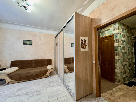 Продам трехкомнатную (3-комн.) квартиру, Киевская ул, 67/2, Симферополь г