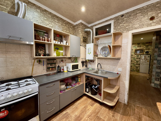 Продам трехкомнатную (3-комн.) квартиру, Киевская ул, 67/2, Симферополь г