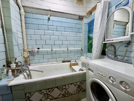 Продам трехкомнатную (3-комн.) квартиру, Киевская ул, 67/2, Симферополь г