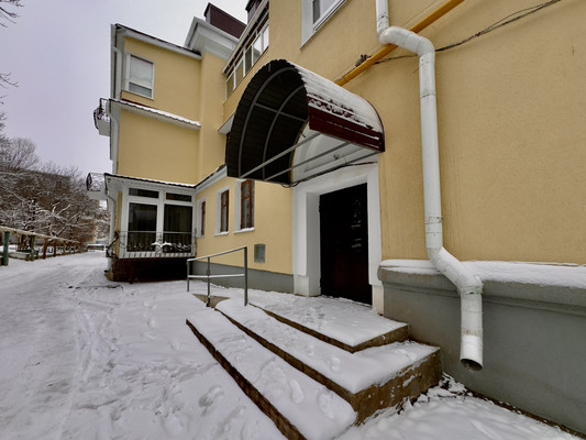 Продам трехкомнатную (3-комн.) квартиру, Киевская ул, 67/2, Симферополь г