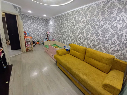Продам однокомнатную (1-комн.) квартиру, Новгородский пр-кт, 8, Шушары п