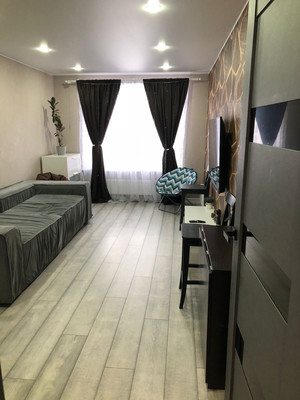 Продам трехкомнатную (3-комн.) квартиру, Псковская ул, 72, Великий Новгород г