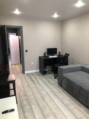 Продам трехкомнатную (3-комн.) квартиру, Псковская ул, 72, Великий Новгород г