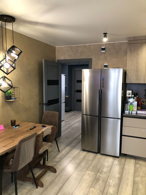 Продам трехкомнатную (3-комн.) квартиру, Псковская ул, 72, Великий Новгород г