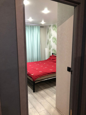 Продам трехкомнатную (3-комн.) квартиру, Псковская ул, 72, Великий Новгород г