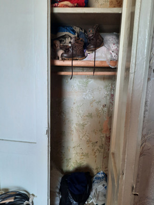 Продам комнату в 4-комн. квартире, Заводская ул, 35, Понтонный п