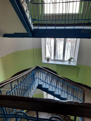 Продам комнату в 4-комн. квартире, Заводская ул, 35, Понтонный п