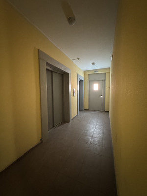 Продам трехкомнатную (3-комн.) квартиру, Батурина ул, 93, Симферополь г