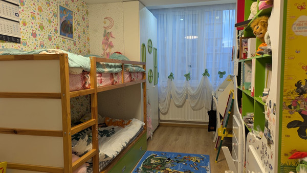 Продам трехкомнатную (3-комн.) квартиру, Батурина ул, 93, Симферополь г