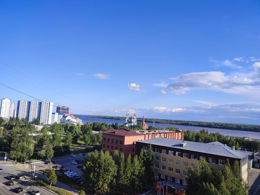 Продам многокомнатную квартиру, 60 лет Октября ул, 19а, Нижневартовск г