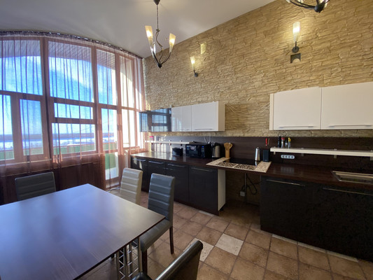 Продам многокомнатную квартиру, 60 лет Октября ул, 19а, Нижневартовск г