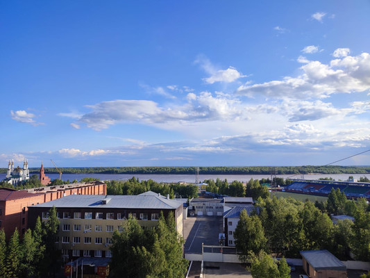 Продам многокомнатную квартиру, 60 лет Октября ул, 19а, Нижневартовск г