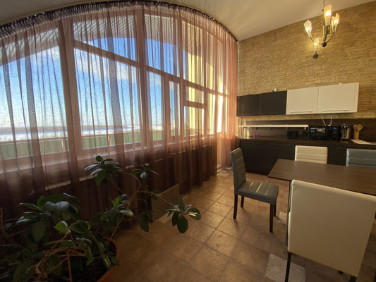 Продам многокомнатную квартиру, 60 лет Октября ул, 19а, Нижневартовск г