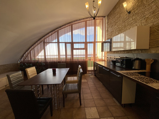 Продам многокомнатную квартиру, 60 лет Октября ул, 19а, Нижневартовск г