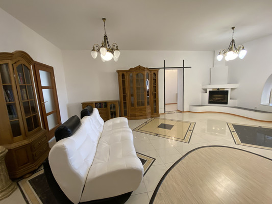 Продам многокомнатную квартиру, 60 лет Октября ул, 19а, Нижневартовск г