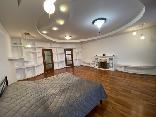 Продам многокомнатную квартиру, 60 лет Октября ул, 19а, Нижневартовск г