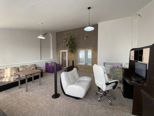 Продам многокомнатную квартиру, 60 лет Октября ул, 19а, Нижневартовск г