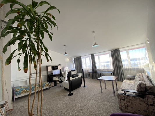 Продам многокомнатную квартиру, 60 лет Октября ул, 19а, Нижневартовск г