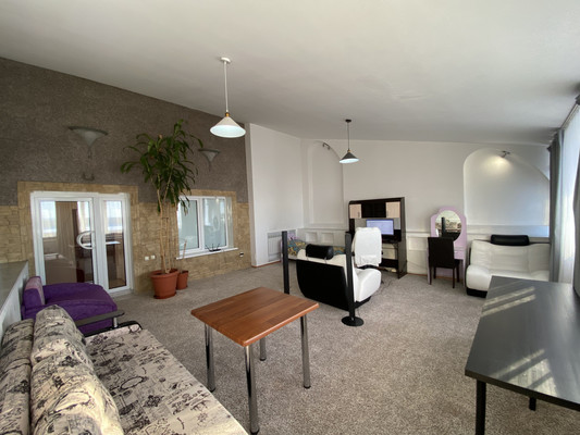 Продам многокомнатную квартиру, 60 лет Октября ул, 19а, Нижневартовск г