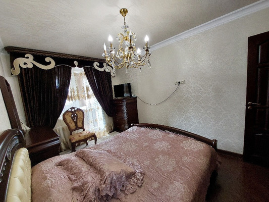 Продам трехкомнатную (3-комн.) квартиру, имени Гагарина Юрия Алексеевича ул, 1Б, Баксан г