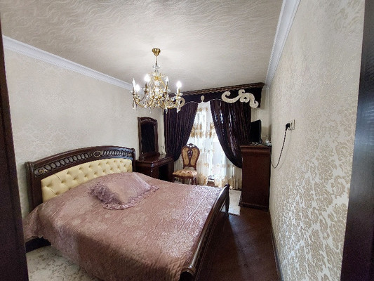 Продам трехкомнатную (3-комн.) квартиру, имени Гагарина Юрия Алексеевича ул, 1Б, Баксан г