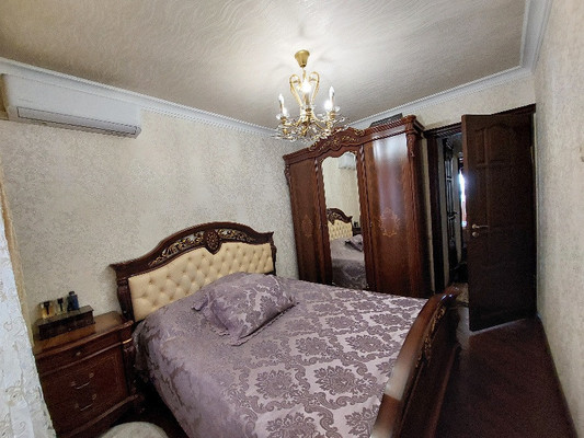 Продам трехкомнатную (3-комн.) квартиру, имени Гагарина Юрия Алексеевича ул, 1Б, Баксан г