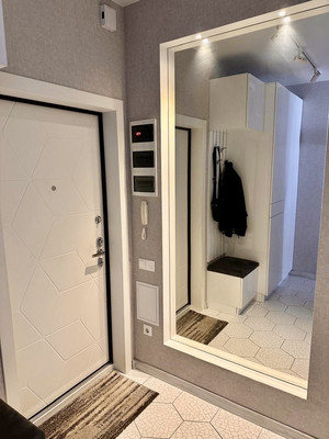 Продам трехкомнатную (3-комн.) квартиру, Крылова ул, 36, Симферополь г