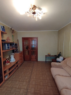 Продам трехкомнатную (3-комн.) квартиру, Гагарина ул, 9, Волгодонск г