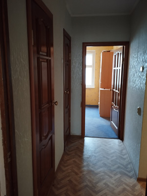 Продам трехкомнатную (3-комн.) квартиру, Гагарина ул, 9, Волгодонск г