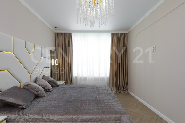 Продам двухкомнатную (2-комн.) квартиру, Героя России Мариенко ул, 8 , Калининград г